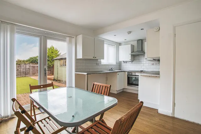 Hillcreste Drive, Chellaston, photo 2