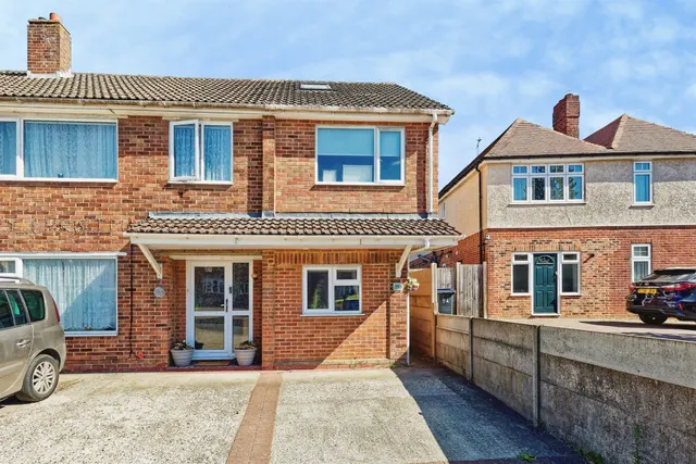 Broad Oak Road, Canterbury, photo 1