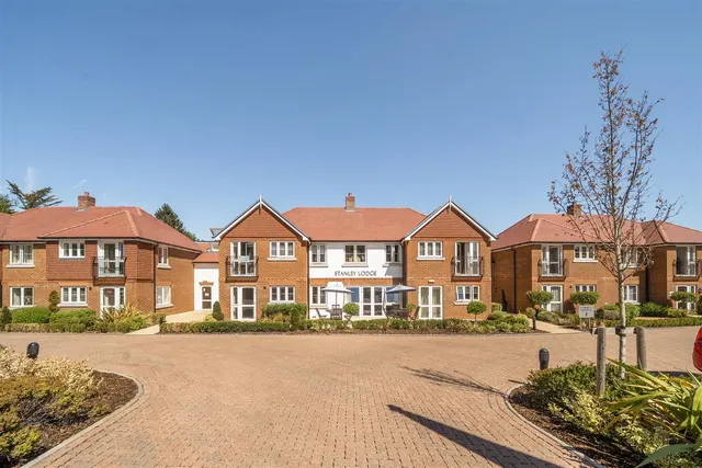 Great Tattenhams, Epsom, KT18, photo 1