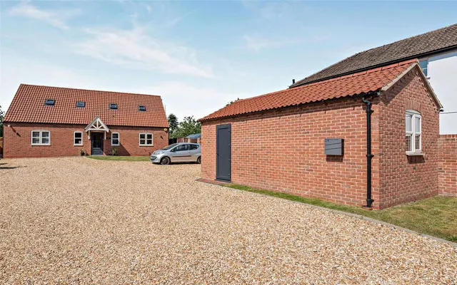 Photo 2 — Dairy Leigh,, 2A Padmoor Lane, Upton, Gainsborough, DN21 5NH