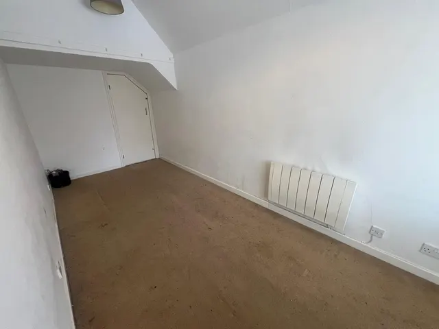 Belwell Lane, B74, photo 3