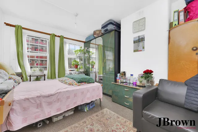 Jubilee Street, London, E1, photo 3