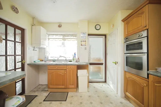 Warwick Road, Taunton, TA2, photo 2