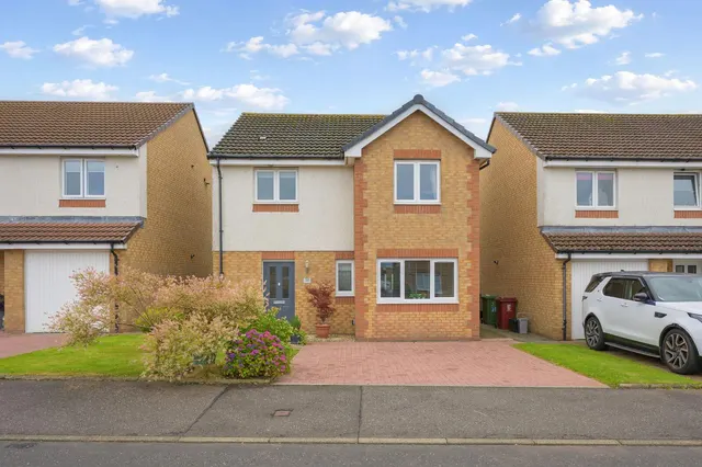 Photo 2 — McGarvie Drive, Redding, Falkirk, FK2 9FR