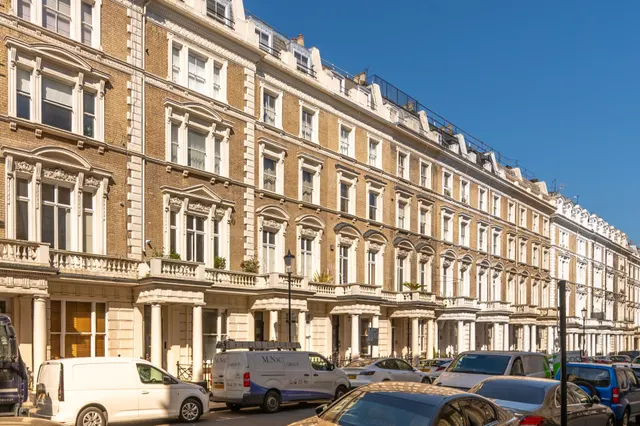 Photo 2 — Flat 3, 6-8 Clanricarde Gardens, London