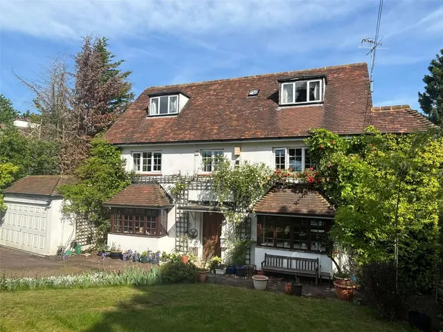 Sandy Lodge Lane, Northwood, Hertfordshire, HA6 2HZ, photo 1