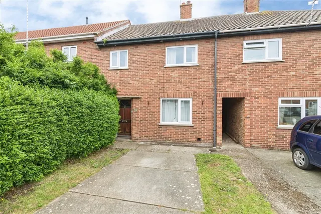Hawthorn Avenue, LOWESTOFT, photo 1