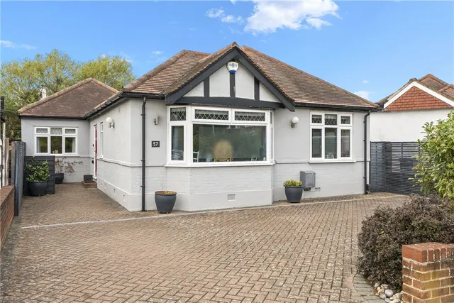 Greenfield Avenue, Surbiton, KT5, photo 1