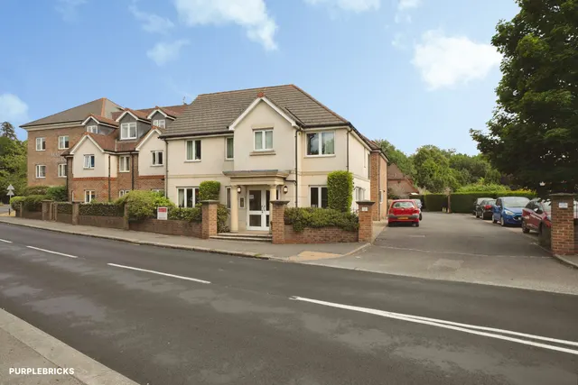 Station Road, Addlestone, KT15, photo 1