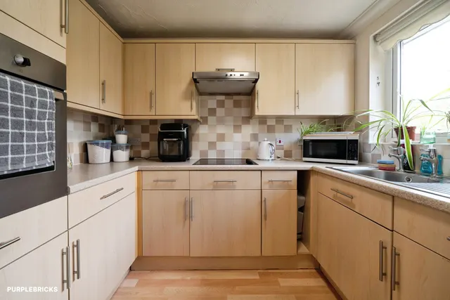Station Road, Addlestone, KT15, photo 2