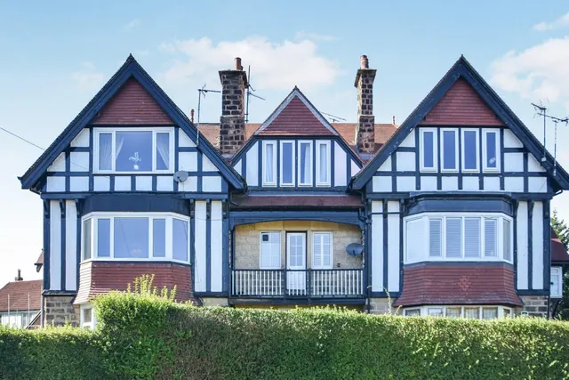 Harlow Oval, Harrogate, HG2 0DS, photo 1