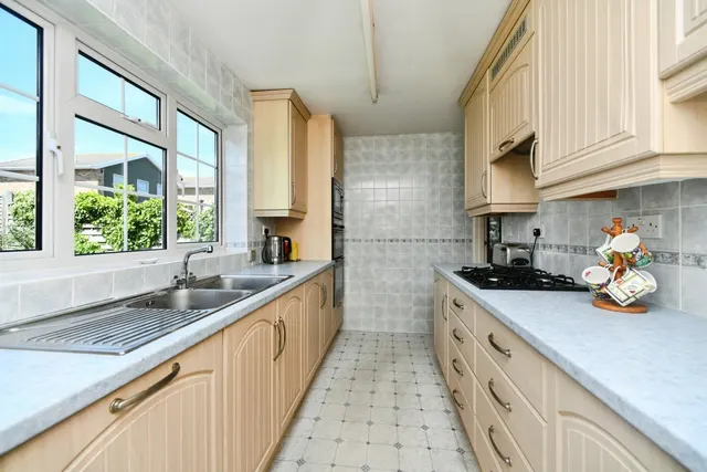 Saltdean Vale, Saltdean, BN2, photo 3