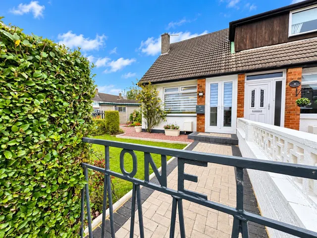 Mungo Place, Uddingston, G71, photo 1
