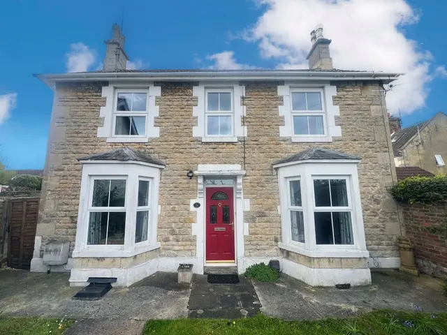 North Street, Calne, photo 1