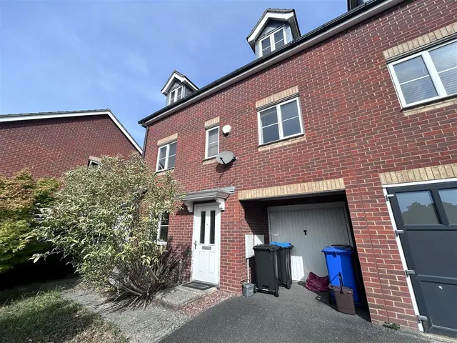 St. Christophers Mews, Ramsgate, Kent CT11 7SF, photo 1