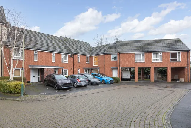 Devizes, SN10, photo 1