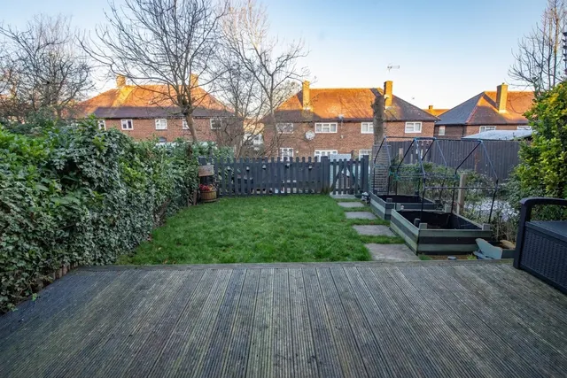 Redwood Close, Watford, WD19, photo 2