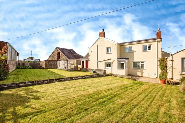 Blaenporth, Cardigan, SA43, photo 1
