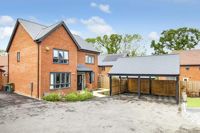 Friesland Avenue, Whitehouse, photo 2