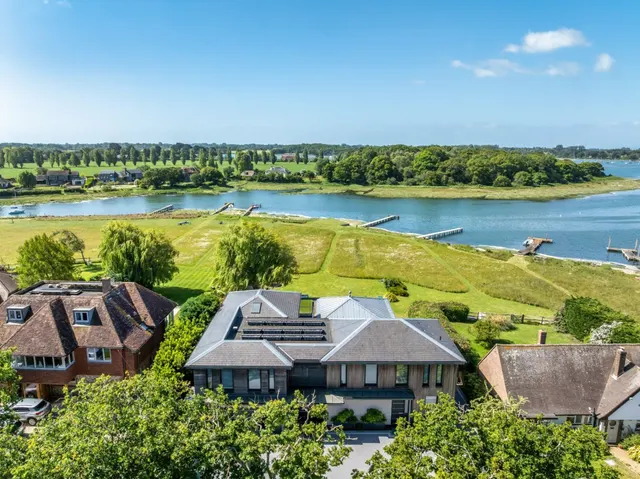 Smugglers Lane, Bosham, Chichester, West Sussex, PO18 8QP, photo 1