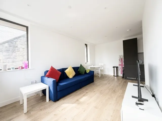 Station Road, Redhill, RH1, photo 1