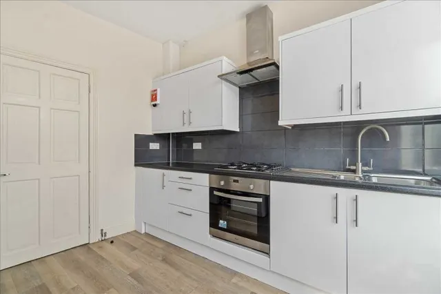Lipson Road, Plymouth, PL4, photo 3