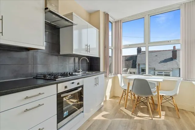4 bedroom house, Lipson Road, Plymouth, PL4