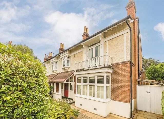 King Edwards Grove, Teddington, TW11, photo 1