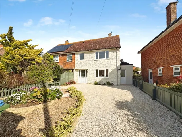Angmering, BN16, photo 1