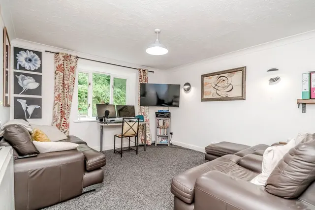 Beamont Drive, Preston, PR1, photo 2