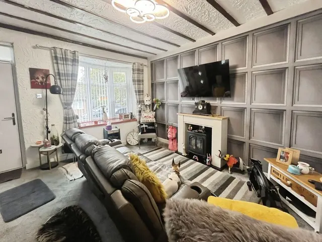 West Street, Tintwistle, SK13, photo 2