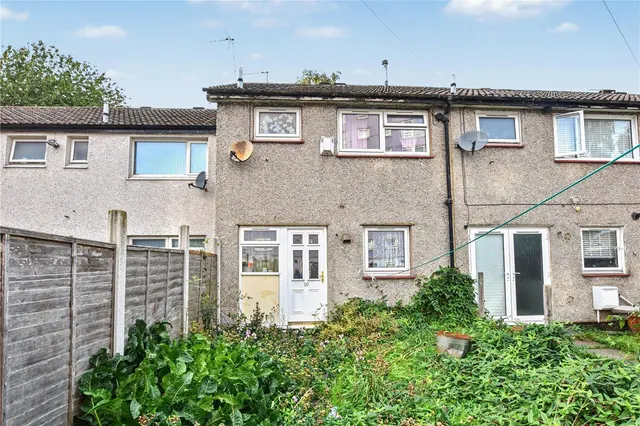 Moor Crescent, Chase, LS11, photo 1