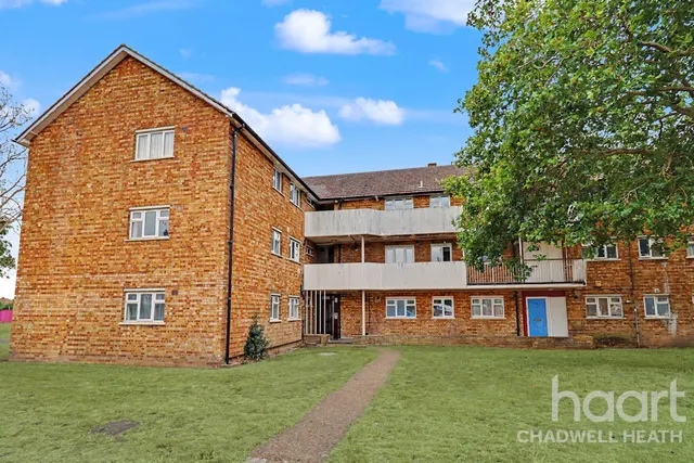 Padnall Road, Romford, RM6, photo 1