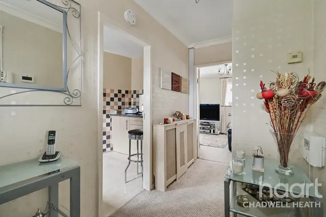 Padnall Road, Romford, RM6, photo 2