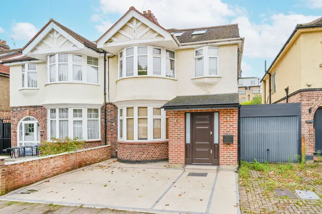 6 Ashfield Road, London, photo 1