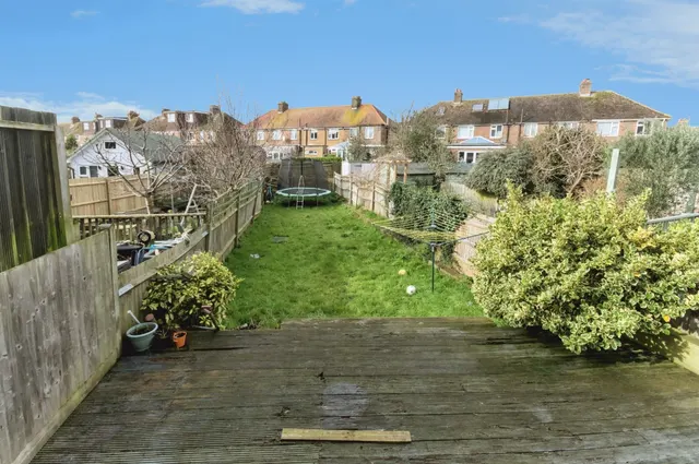 Queens Crescent, Eastbourne, BN23, photo 3