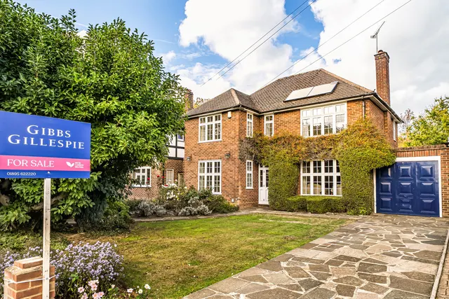 Park Avenue, Ruislip, HA4, photo 1