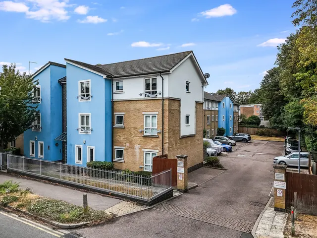 Photo 2 — 64 Allen House, Bradford Street, Chelmsford, Essex, CM2 0FJ