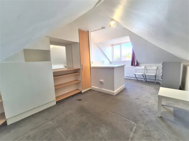 Oakleigh Avenue, Edgware, HA8, photo 2