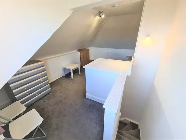 Oakleigh Avenue, Edgware, HA8, photo 3