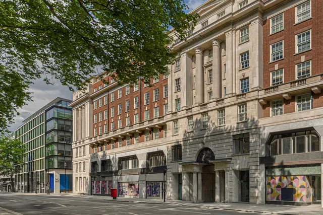 Orchard Court, Marylebone, London, photo 1