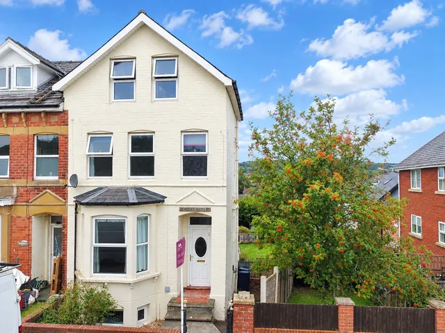 Waterloo Road, Llandrindod Wells, Powys, LD1 6BL, photo 1