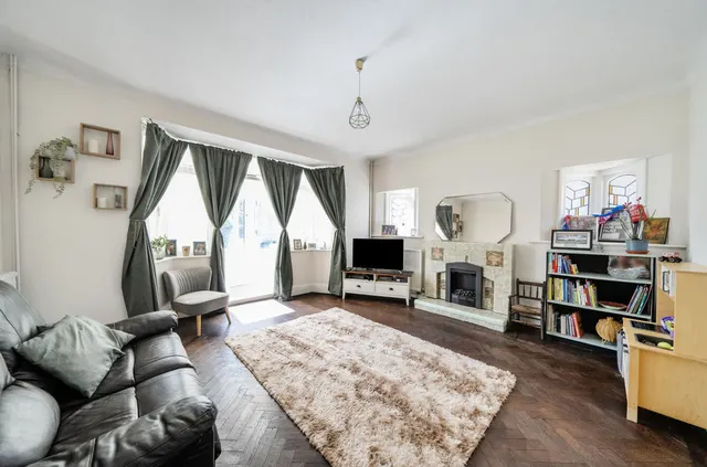 Photo 3 — Pampisford Road, PURLEY CR8 2NF
