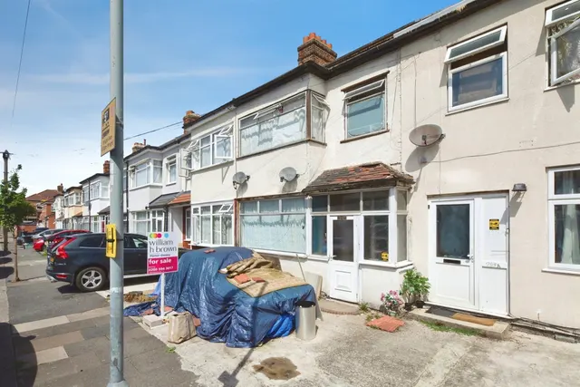 Mortlake Road, Ilford, photo 1