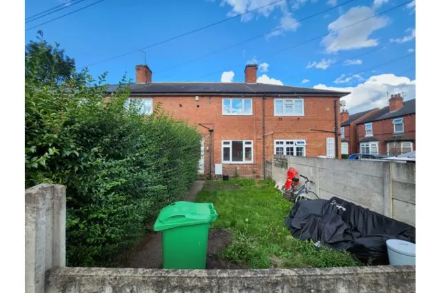 Photo 2 — Laurie Close, Nottingham