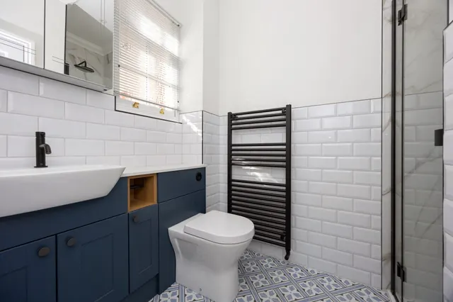 North Parade, Horsham, RH12, photo 2