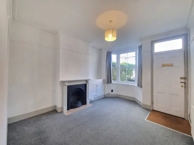 Clarendon Park Road, Leicester, LE2, photo 1