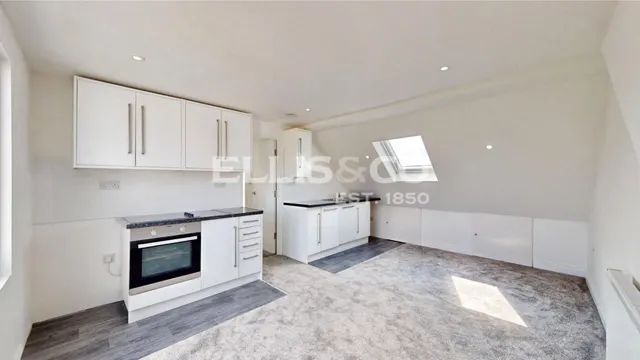 Thorn Close, Northolt, UB5, photo 2