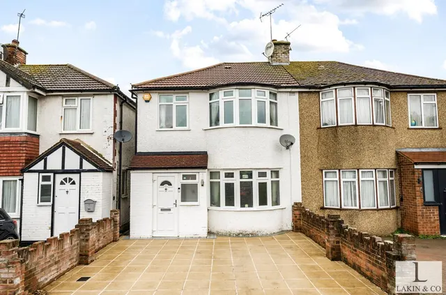 Clyfford Road, Ruislip, HA4 6PT, photo 1
