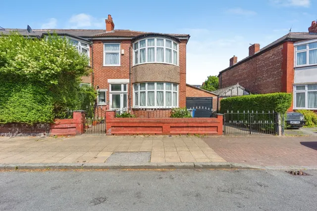 St. Johns Road, Old Trafford, Manchester, M16, photo 1